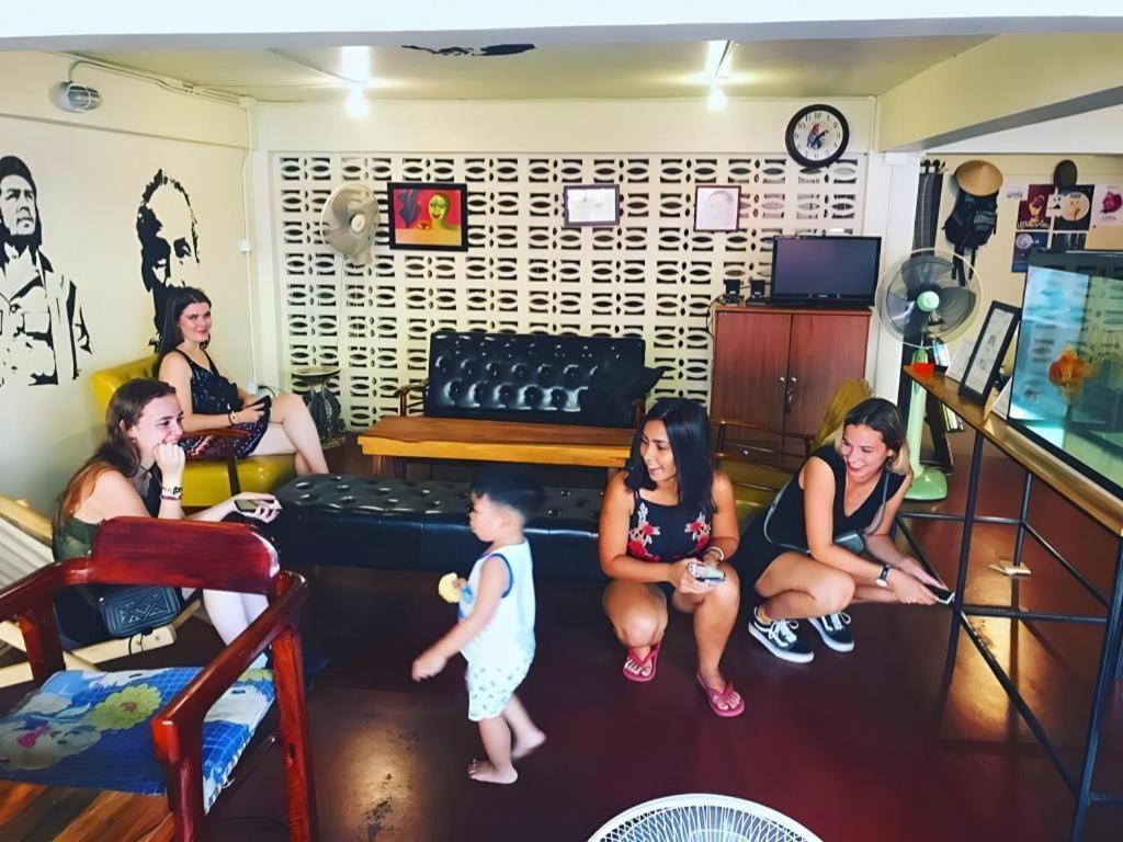 Oldie And Sleepy Hostel Udon Thani Exteriör bild