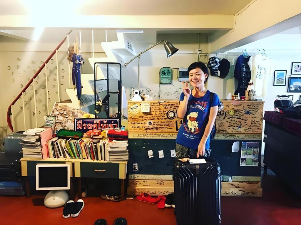 Oldie And Sleepy Hostel Udon Thani Exteriör bild