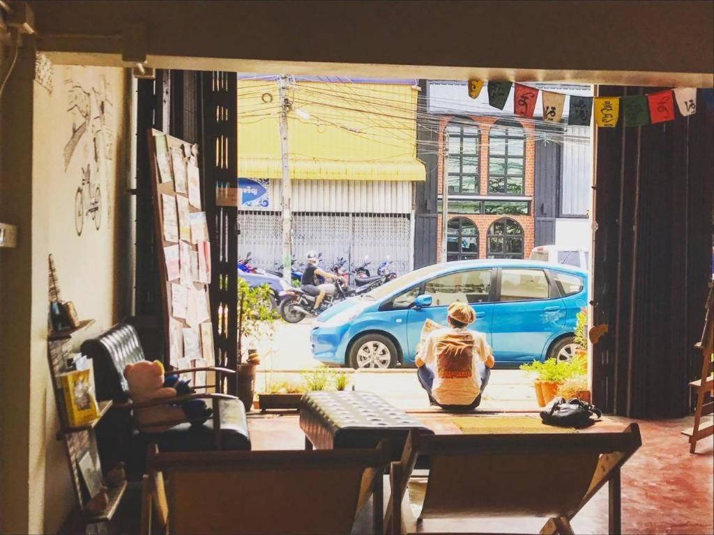 Oldie And Sleepy Hostel Udon Thani Exteriör bild