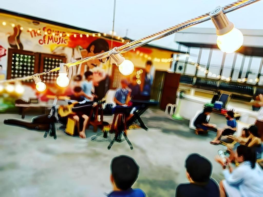 Oldie And Sleepy Hostel Udon Thani Exteriör bild