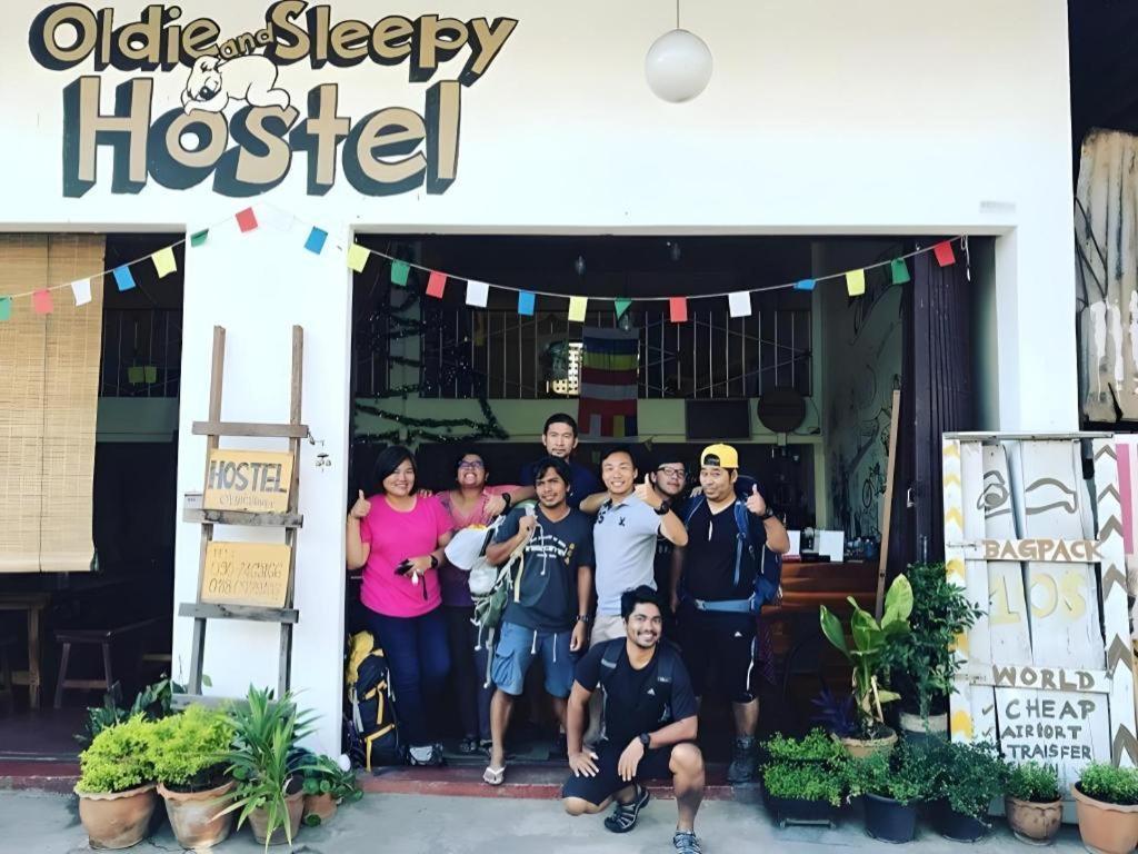 Oldie And Sleepy Hostel Udon Thani Exteriör bild